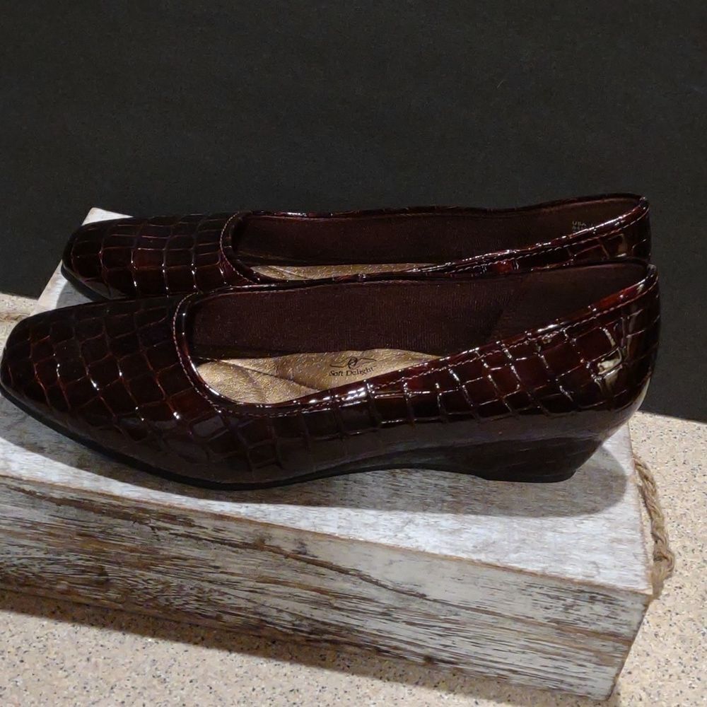 Soft Style Size 8.5 Shoes. A10 View 2